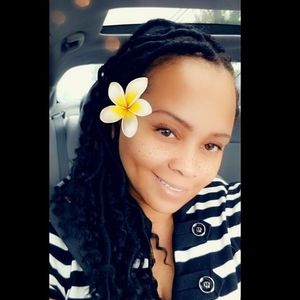 Meet your Posher, Leslie